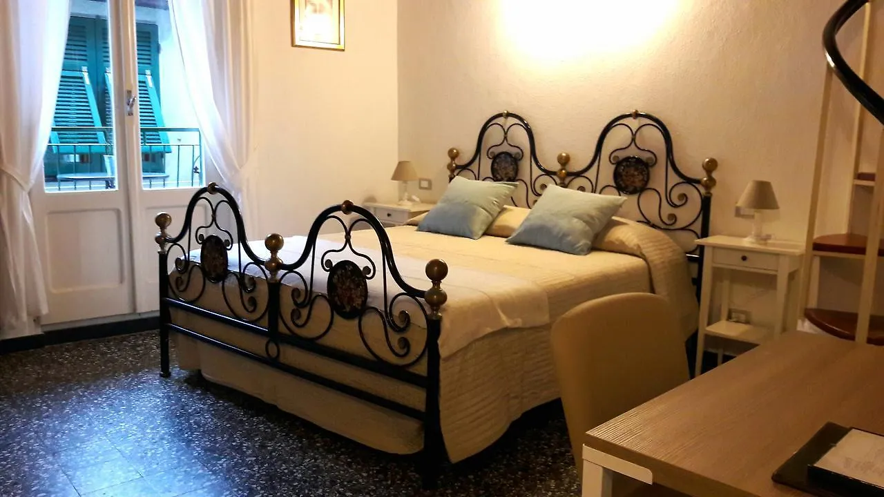 Taverna Del Capitano Rooms Vernazza 0*,